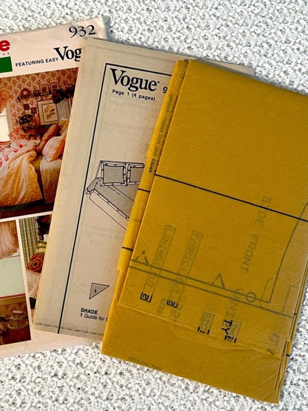 Vintage 1994 Vogue 932 Bedroom Decor Sewing Pattern Uncut - Picture 2 of 5